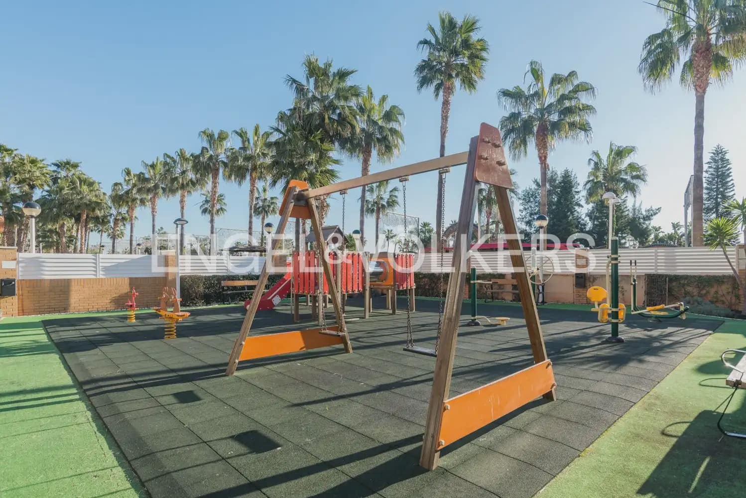 2 bedroom Flat for sale in Oropesa  with pool garage - € 159,000 (Ref: 10118374)