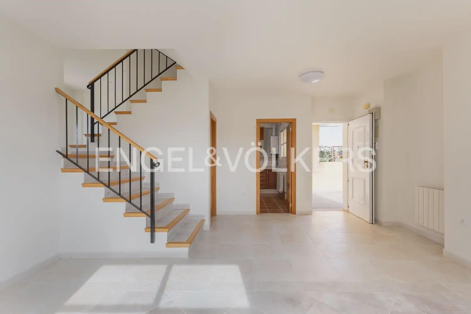 4 Zimmer Villa zu vermieten in Riba-roja de Turia mit Pool Garage - 3.500 € (Ref: 10118496)