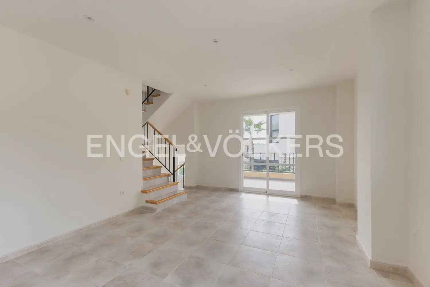 4 Zimmer Villa zu vermieten in Riba-roja de Turia mit Pool Garage - 3.500 € (Ref: 10118496)
