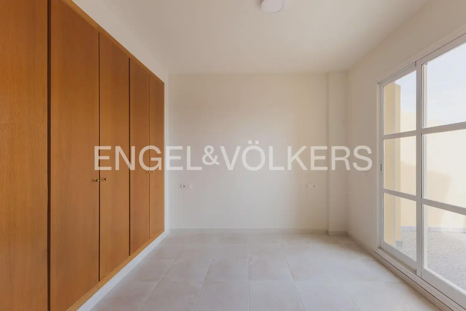 4 Zimmer Villa zu vermieten in Riba-roja de Turia mit Pool Garage - 3.500 € (Ref: 10118496)