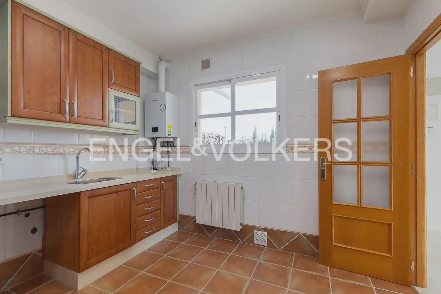 4 Zimmer Villa zu vermieten in Riba-roja de Turia mit Pool Garage - 3.500 € (Ref: 10118496)
