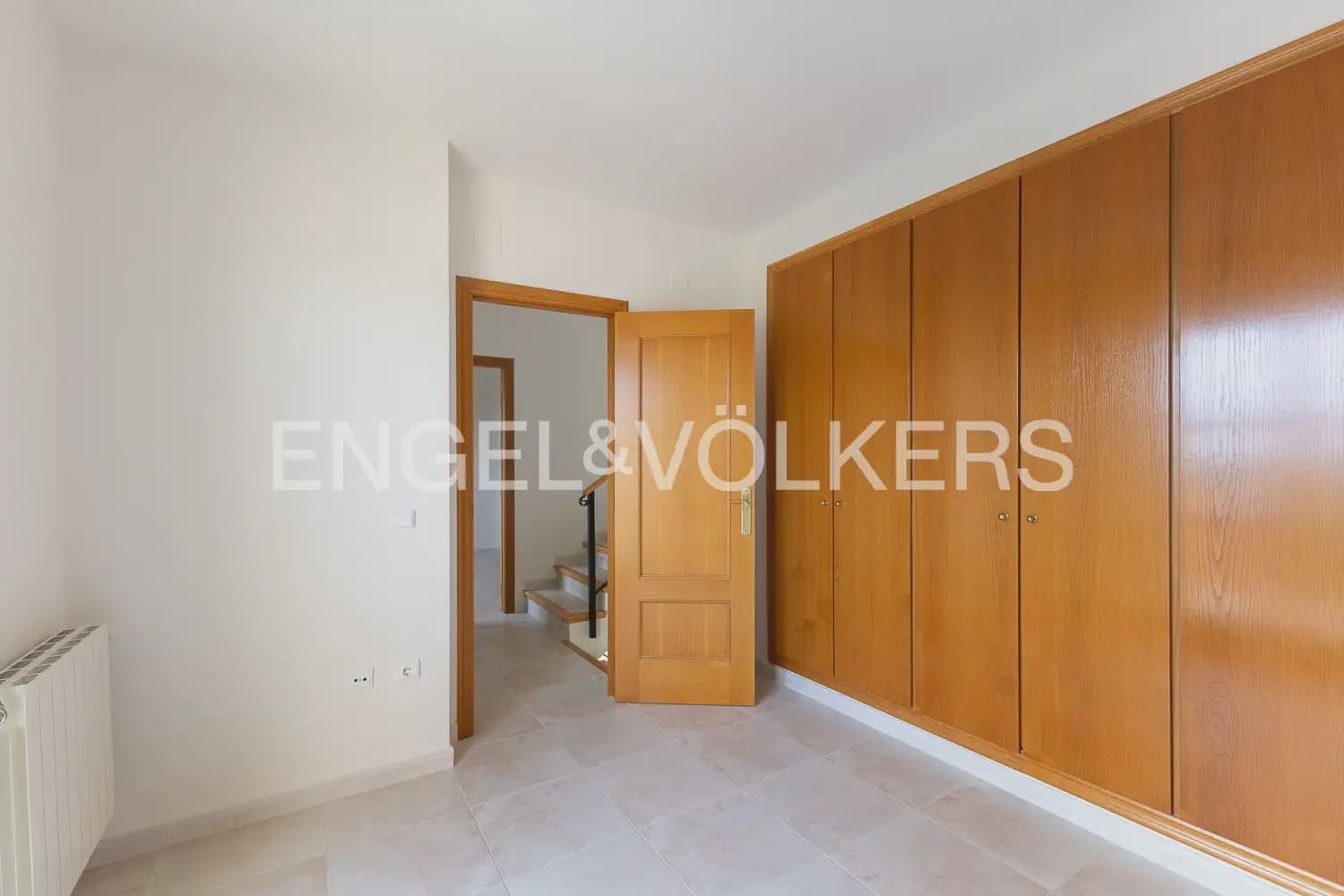 4 Zimmer Villa zu vermieten in Riba-roja de Turia mit Pool Garage - 3.500 € (Ref: 10118496)