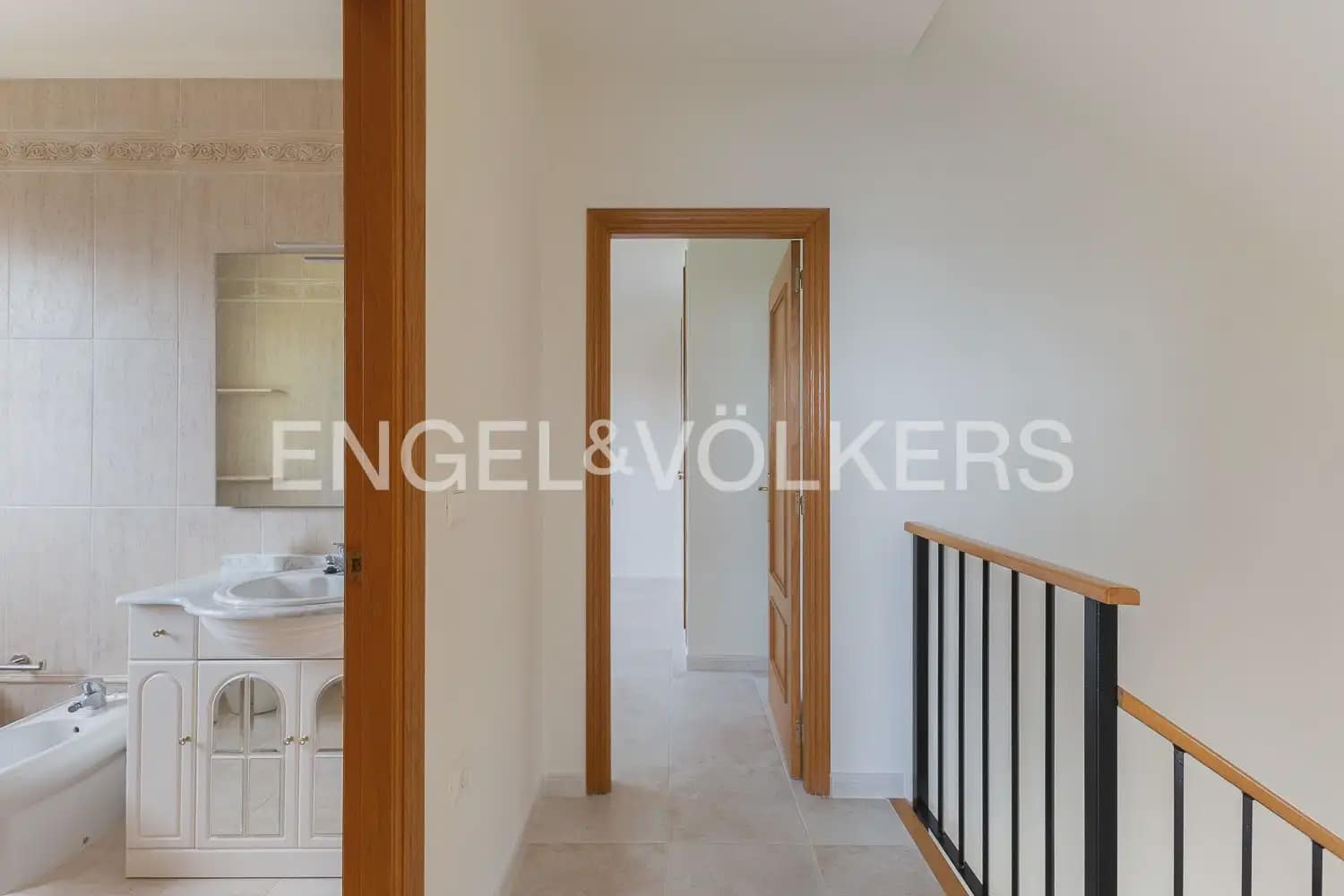 4 Zimmer Villa zu vermieten in Riba-roja de Turia mit Pool Garage - 3.500 € (Ref: 10118496)
