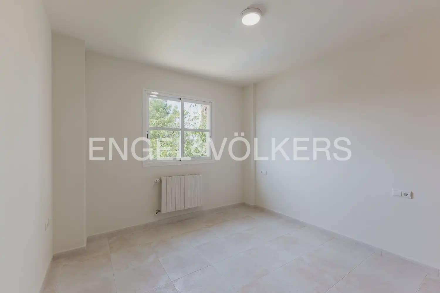 4 Zimmer Villa zu vermieten in Riba-roja de Turia mit Pool Garage - 3.500 € (Ref: 10118496)