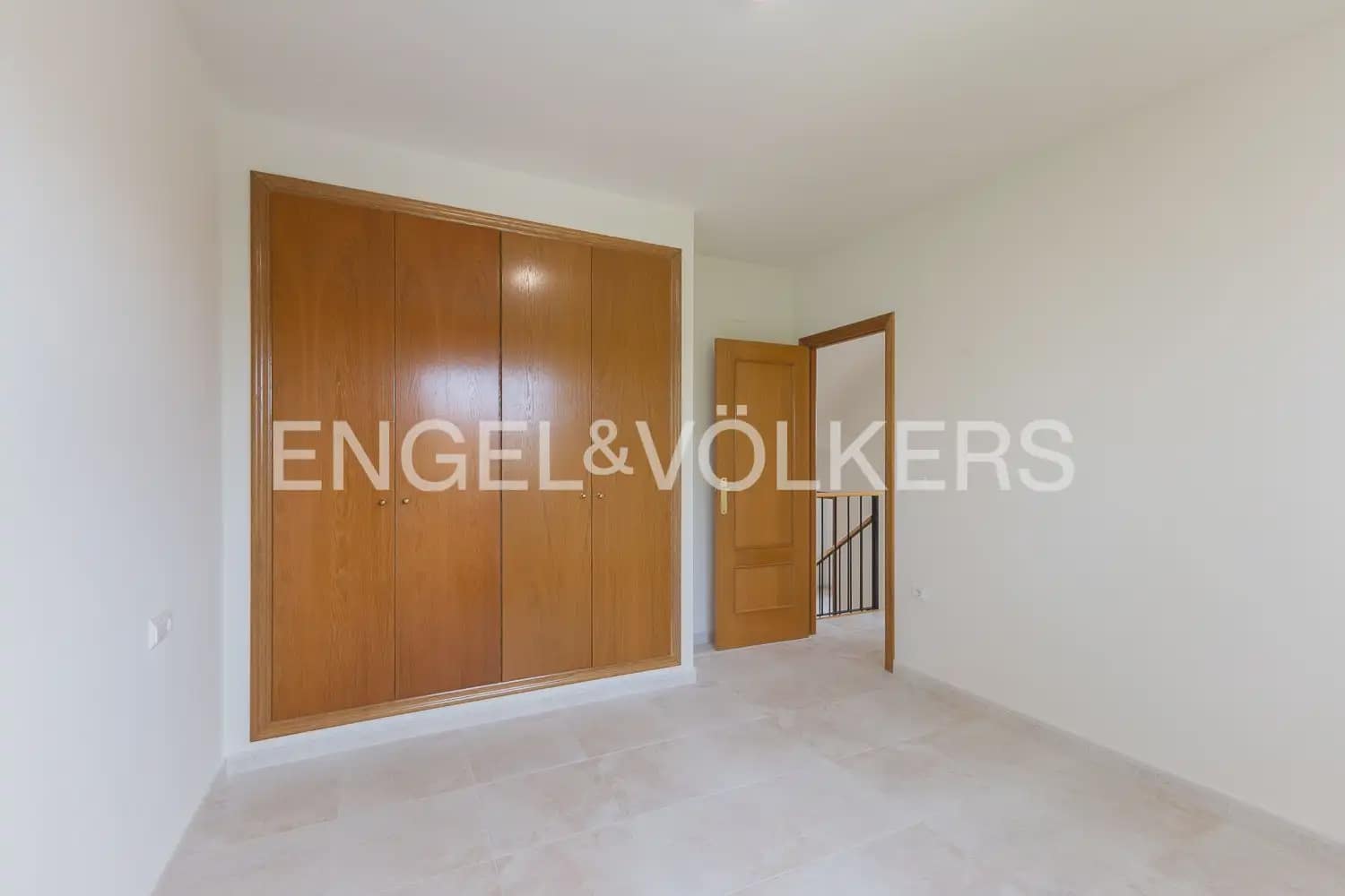 4 Zimmer Villa zu vermieten in Riba-roja de Turia mit Pool Garage - 3.500 € (Ref: 10118496)