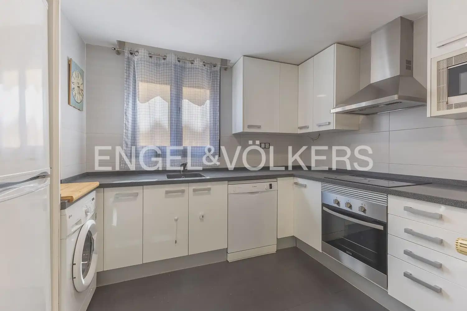 2 quarto Apartamento para arrendar em Valencia cidade com piscina - 2 000 € (Ref: 10120269)