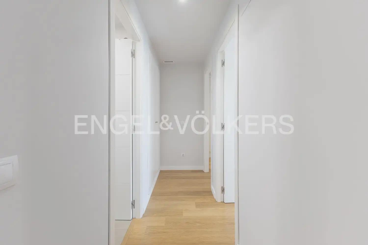 2 quarto Apartamento para arrendar em Valencia cidade com piscina - 2 000 € (Ref: 10120269)