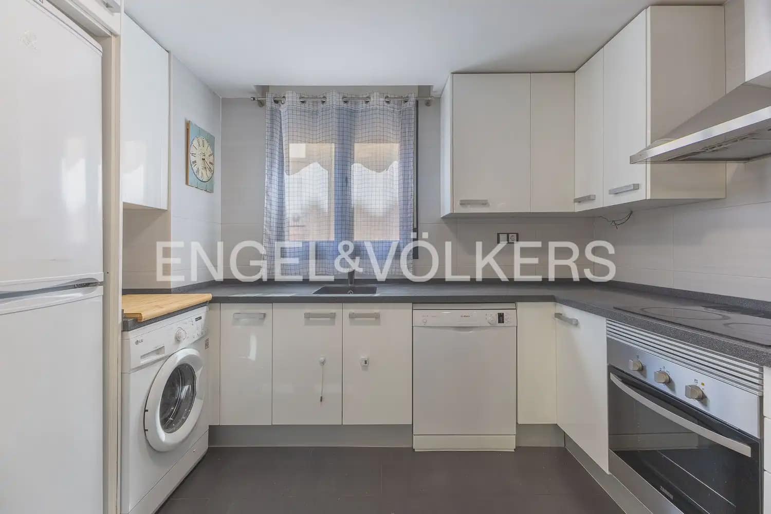 2 quarto Apartamento para arrendar em Valencia cidade com piscina - 2 000 € (Ref: 10120269)