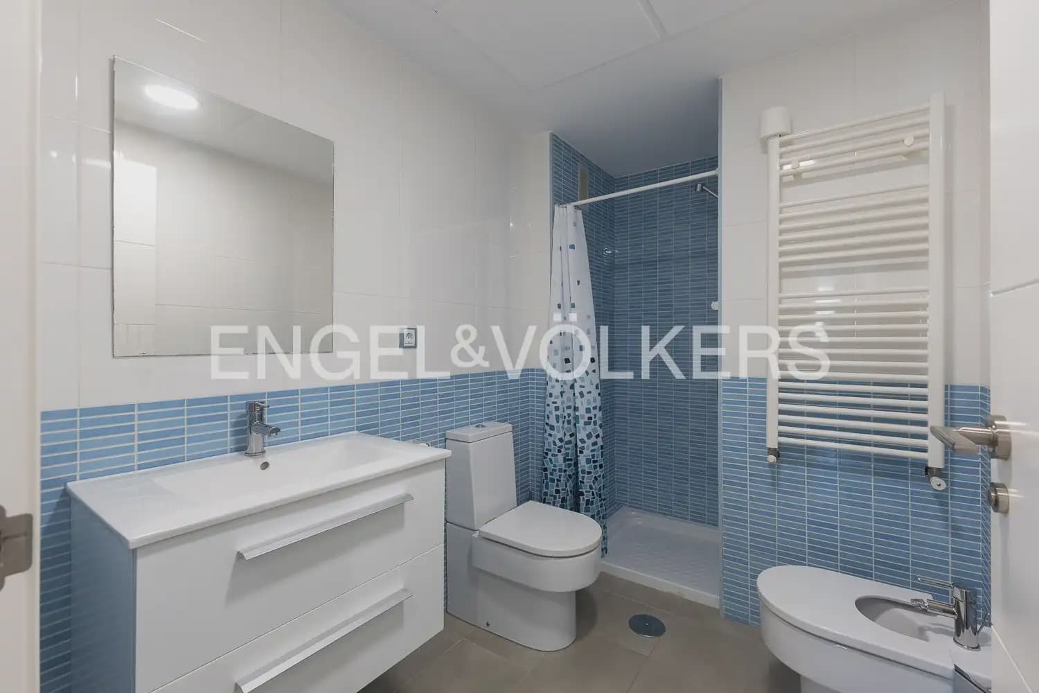 2 quarto Apartamento para arrendar em Valencia cidade com piscina - 2 000 € (Ref: 10120269)