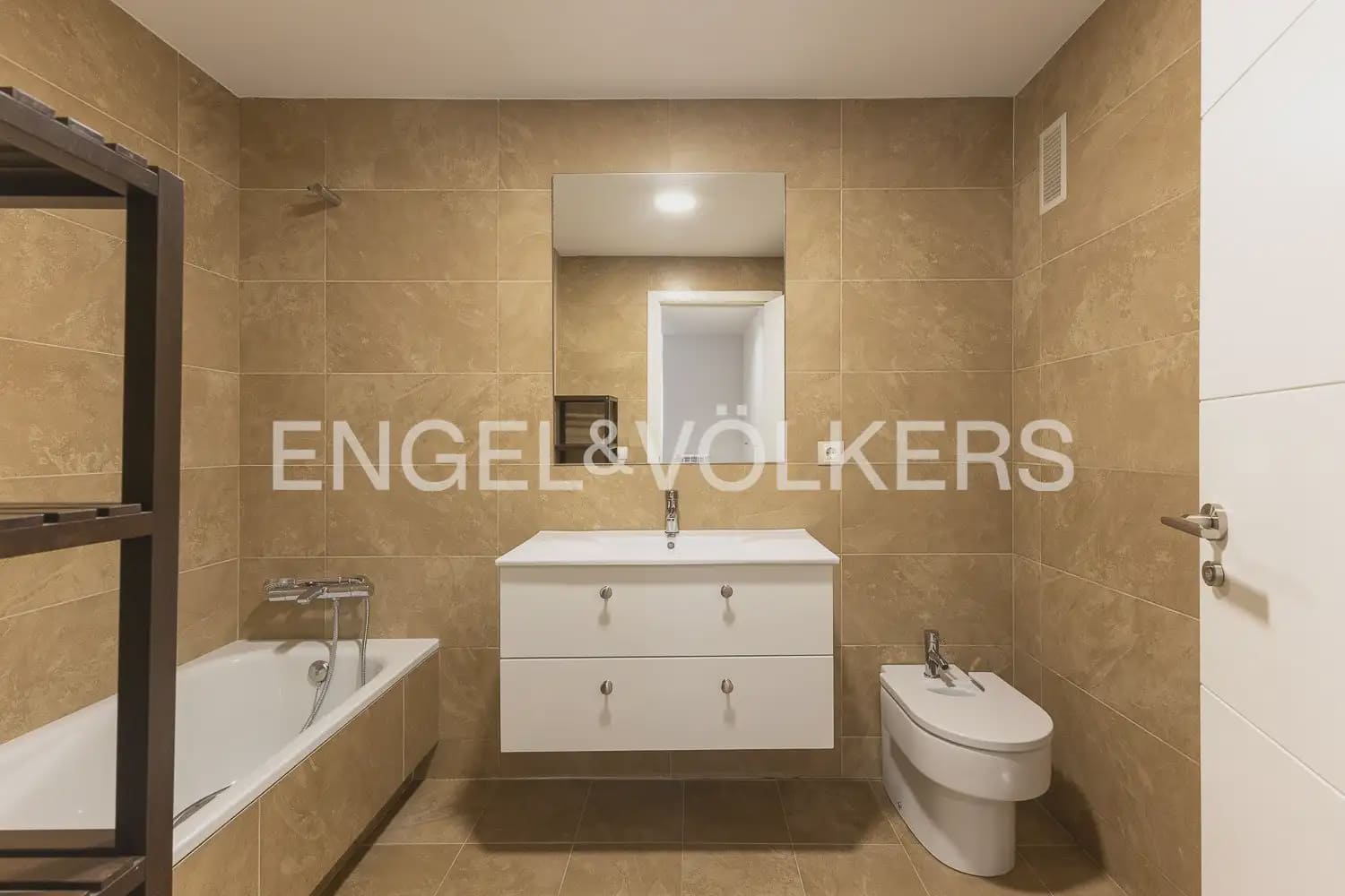 2 quarto Apartamento para arrendar em Valencia cidade com piscina - 2 000 € (Ref: 10120269)