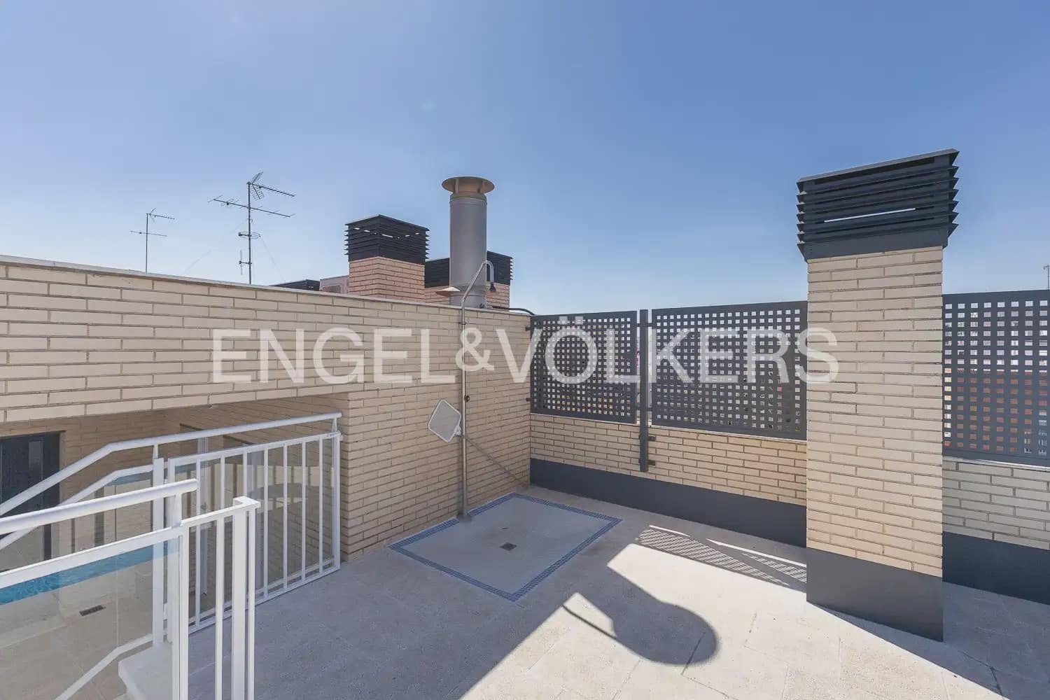 2 quarto Apartamento para arrendar em Valencia cidade com piscina - 2 000 € (Ref: 10120269)