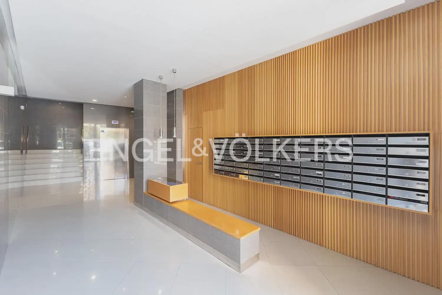 2 quarto Apartamento para arrendar em Valencia cidade com piscina - 2 000 € (Ref: 10120269)