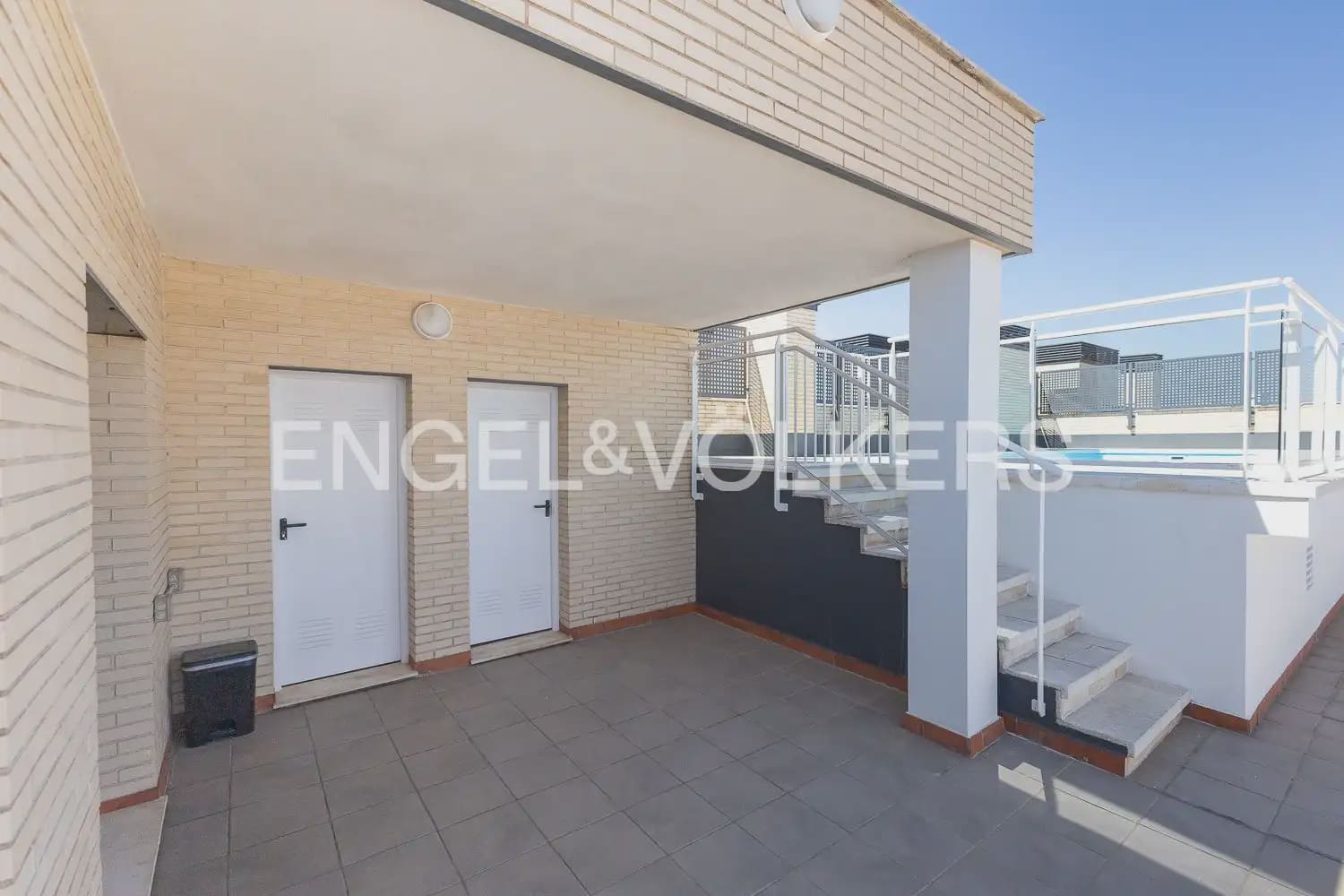 2 quarto Apartamento para arrendar em Valencia cidade com piscina - 2 000 € (Ref: 10120269)