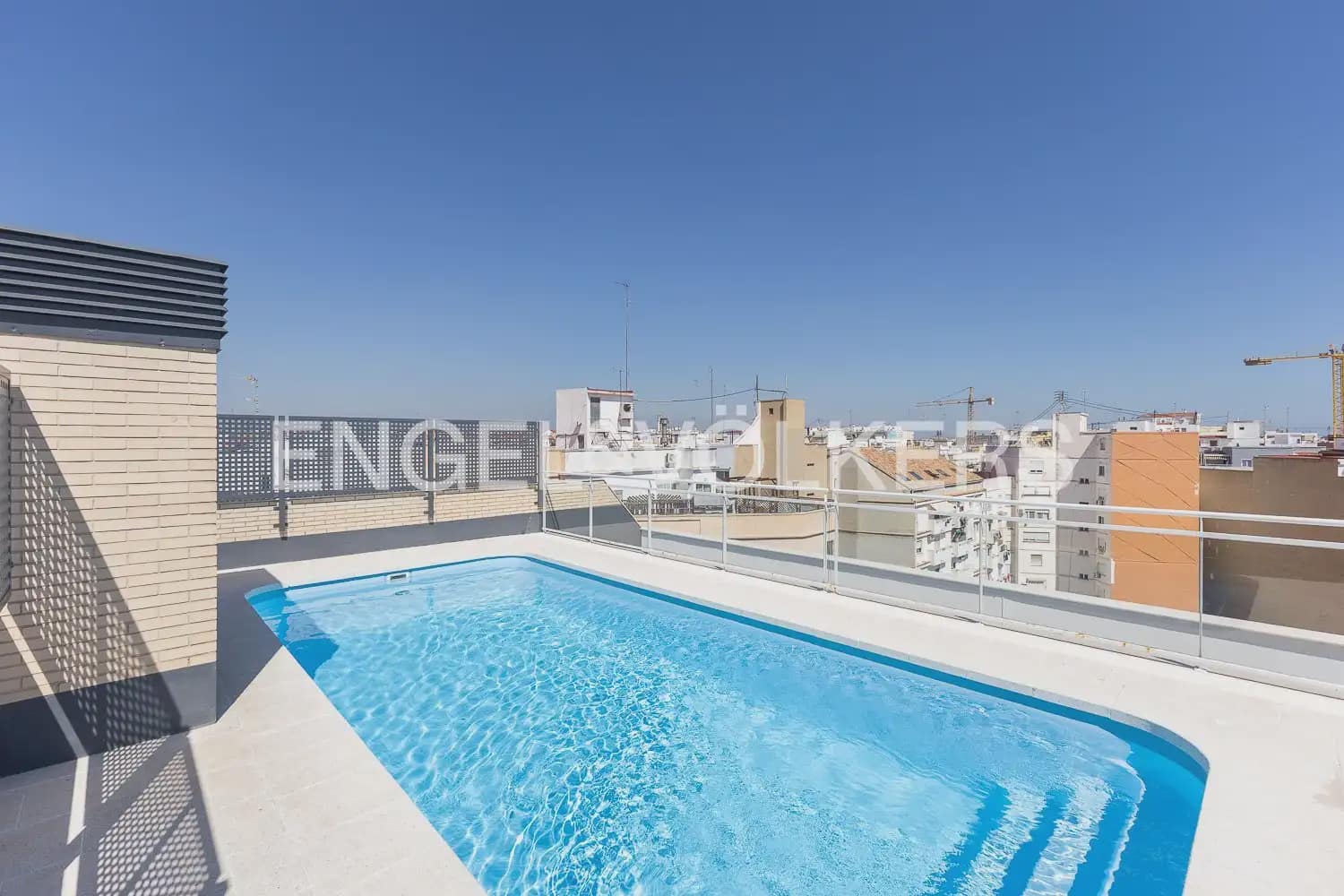 2 quarto Apartamento para arrendar em Valencia cidade com piscina - 2 000 € (Ref: 10120269)