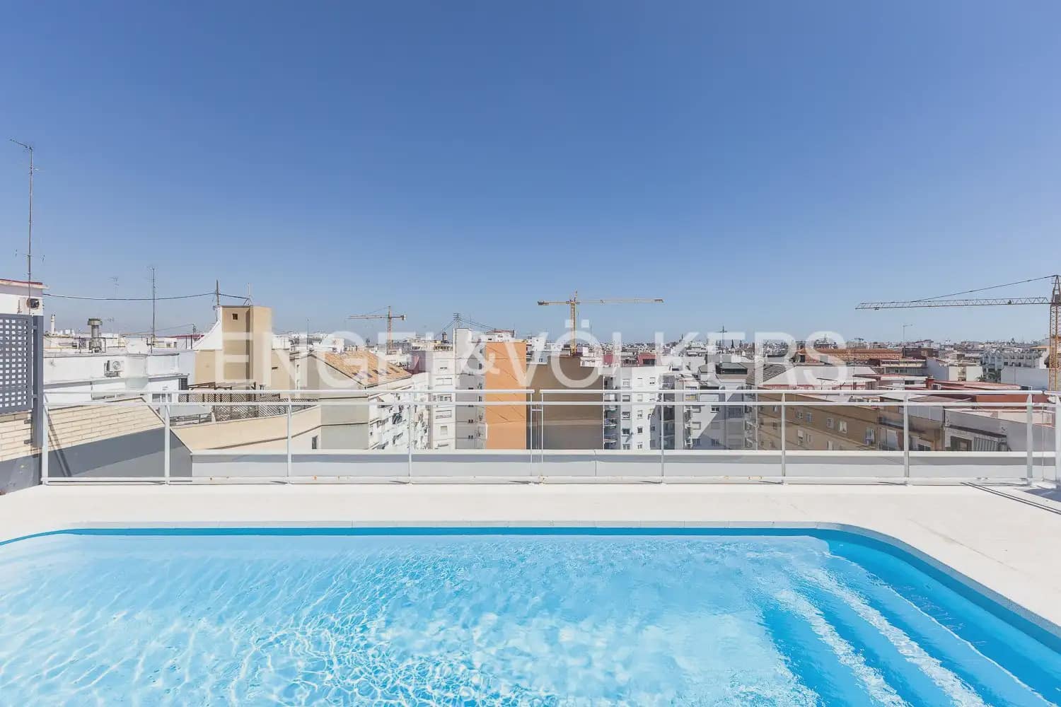 2 quarto Apartamento para arrendar em Valencia cidade com piscina - 2 000 € (Ref: 10120269)