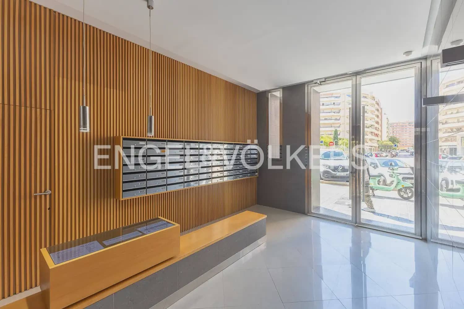 2 quarto Apartamento para arrendar em Valencia cidade com piscina - 2 000 € (Ref: 10120269)