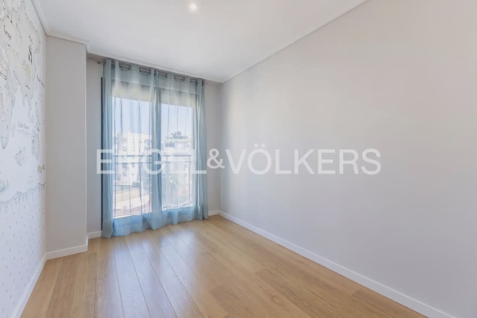 2 quarto Apartamento para arrendar em Valencia cidade com piscina - 2 000 € (Ref: 10120269)