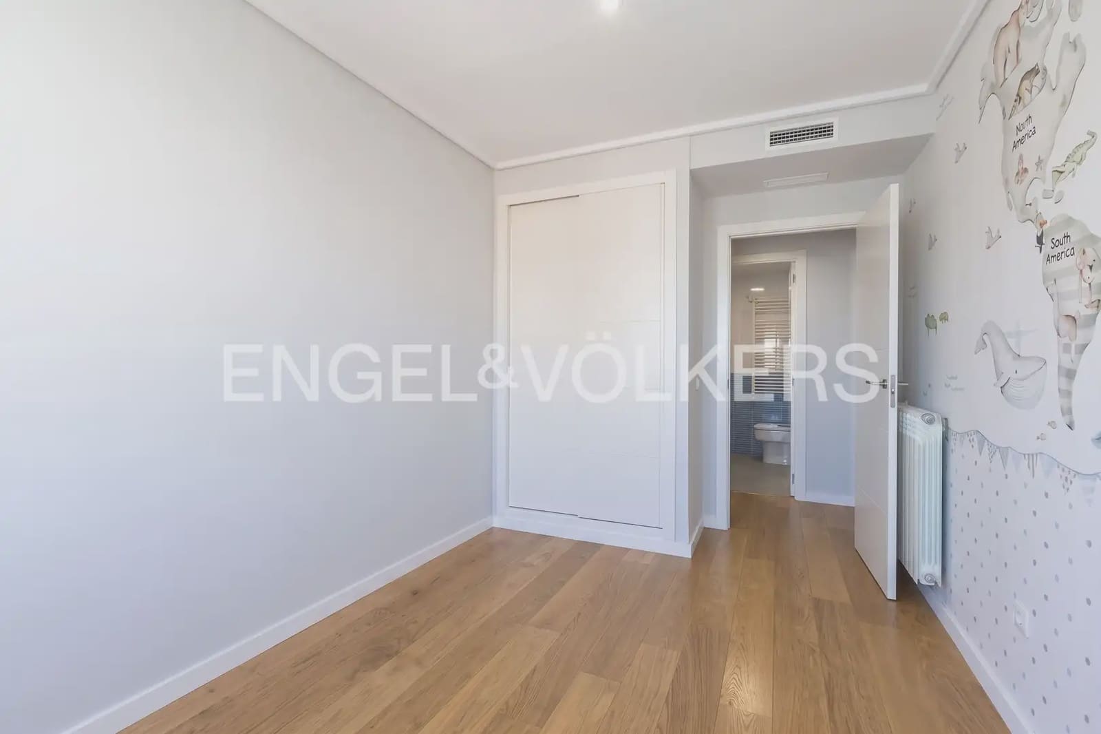 2 quarto Apartamento para arrendar em Valencia cidade com piscina - 2 000 € (Ref: 10120269)