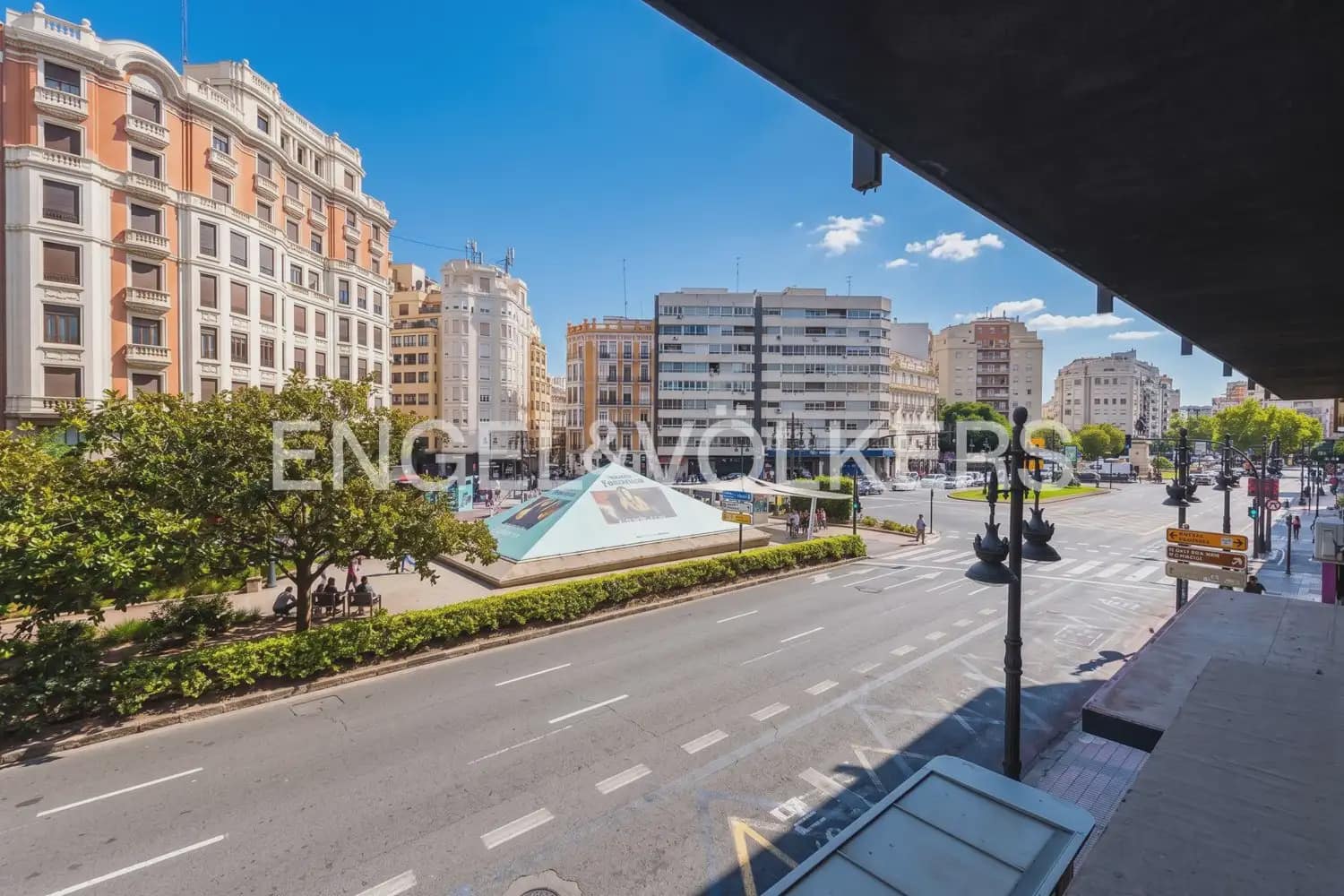 Piso de 4 habitaciones en València ciudad en venta con garaje - 575.000 € (Ref: 10120649)