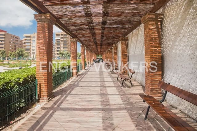 Appartement de 3 chambres à louer à Trinitat, Valence ville - 1 395 € (Ref: 10120832)