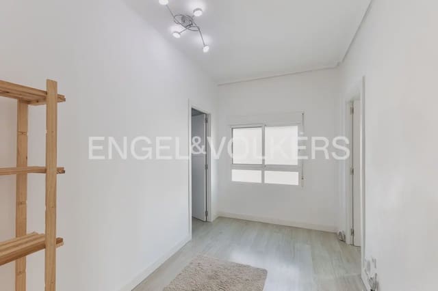3 soveværelse Lejlighed til leje i Trinitat, Valencia by - € 1.395 (Ref: 10120832)