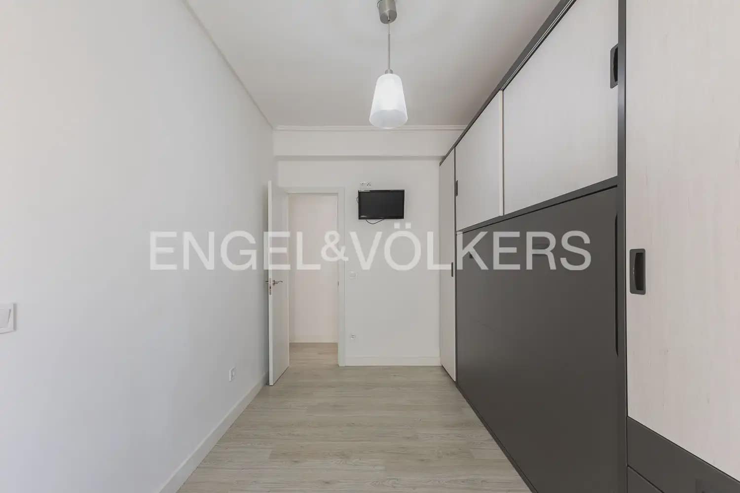 3 bedroom Flat for rent in Valencia city - € 1,395 (Ref: 10120832)