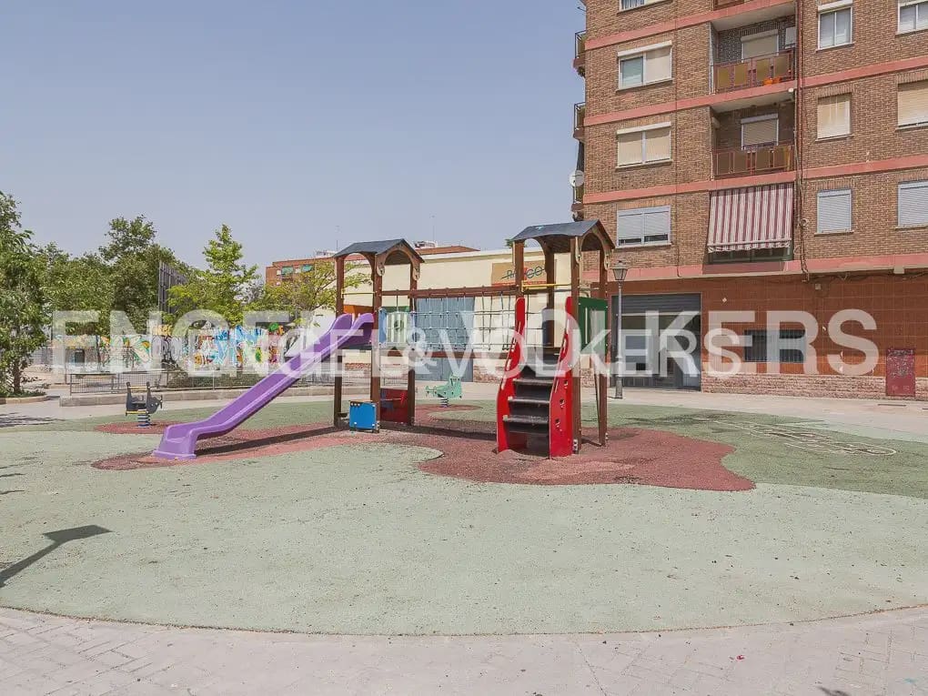 2 slaapkamer Flat te koop in Valencia stad - € 320.000 (Ref: 10120833)