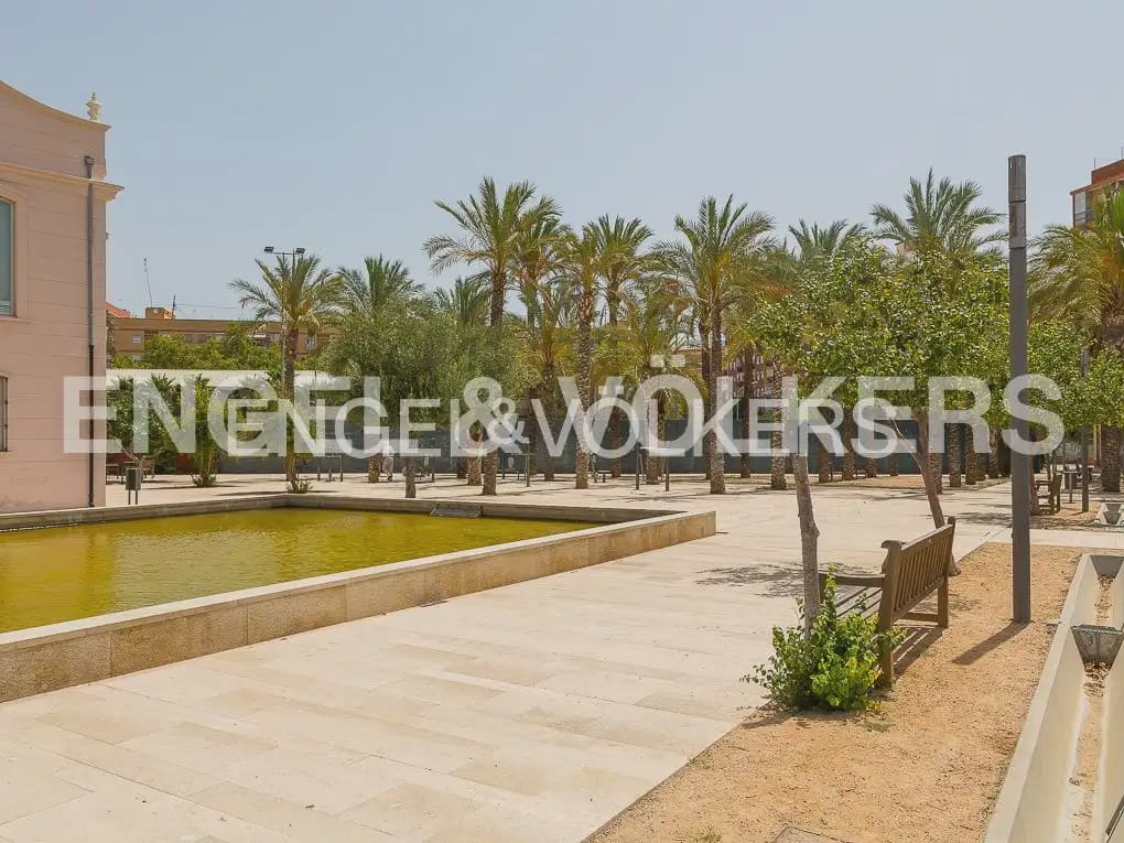 2 slaapkamer Flat te koop in Valencia stad - € 320.000 (Ref: 10120833)