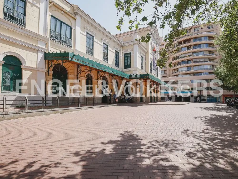 2 slaapkamer Flat te koop in Valencia stad - € 320.000 (Ref: 10120833)