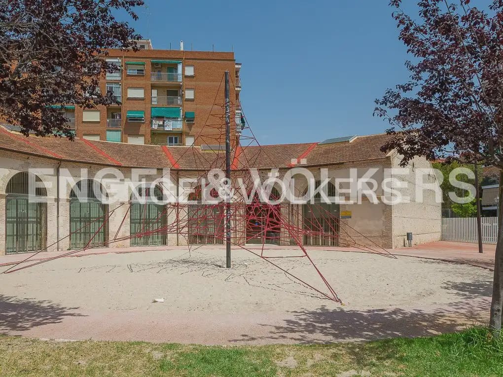 2 slaapkamer Flat te koop in Valencia stad - € 320.000 (Ref: 10120833)