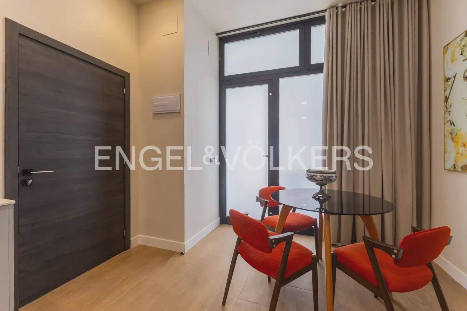 1 bedroom Flat for rent in Valencia city - € 1,300 (Ref: 10120834)