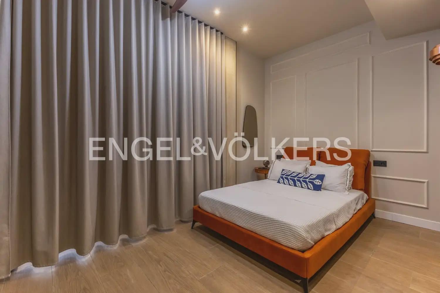 1 bedroom Flat for rent in Valencia city - € 1,300 (Ref: 10120834)