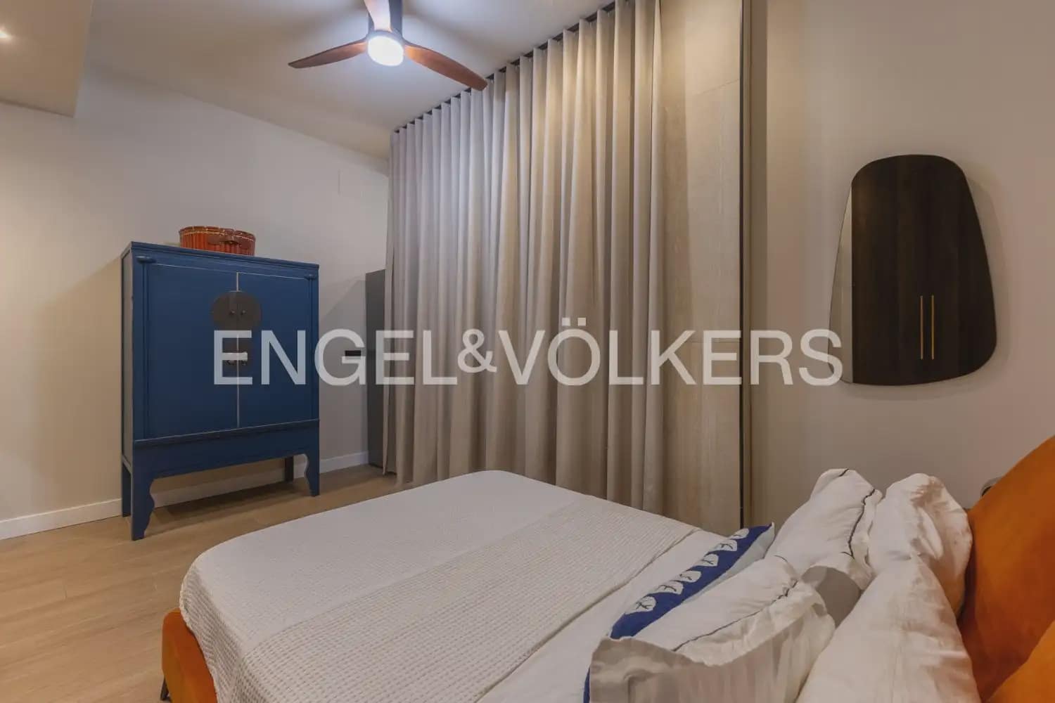 1 bedroom Flat for rent in Valencia city - € 1,300 (Ref: 10120834)
