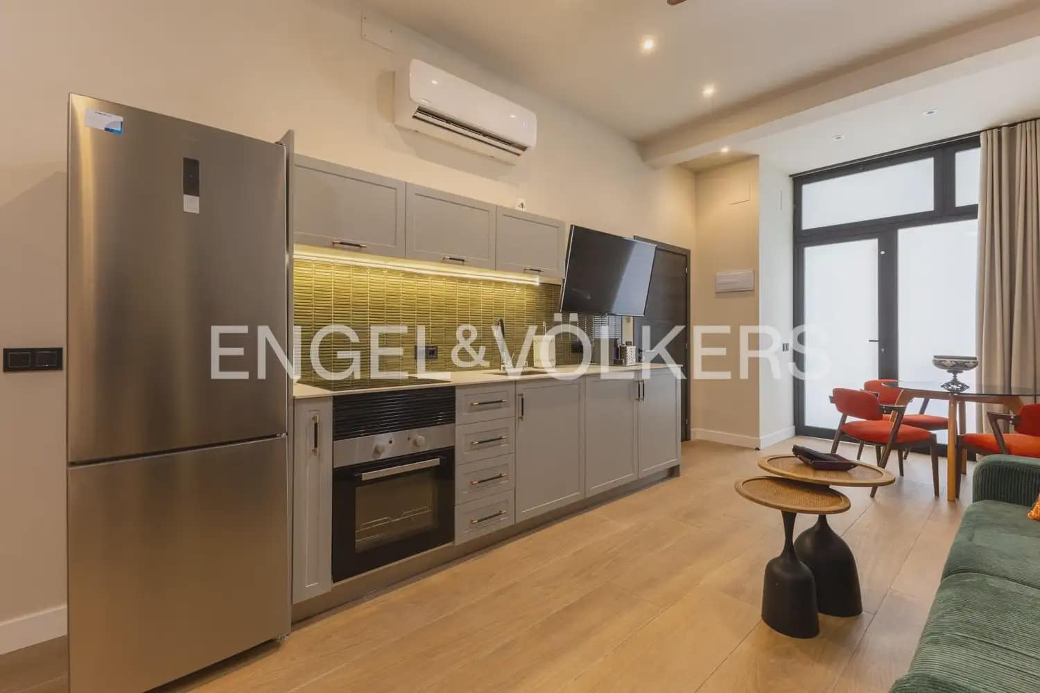 1 bedroom Flat for rent in Valencia city - € 1,300 (Ref: 10120834)