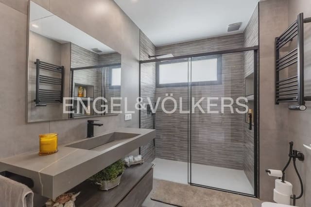 4 Zimmer Villa zu verkaufen in Bétera mit Pool Garage - 850.000 € (Ref: 10121086)