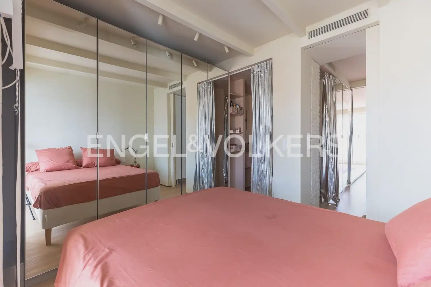2 quarto Penthouse para arrendar em Valencia cidade - 2 400 € (Ref: 10124545)