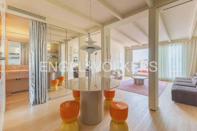 2 quarto Penthouse para arrendar em Exposicio, Valência cidade - 2 400 € (Ref: 10124545)