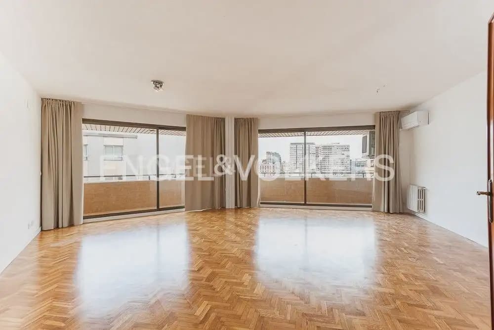 4 quarto Apartamento para arrendar em Valencia cidade com garagem - 2 200 € (Ref: 10124719)