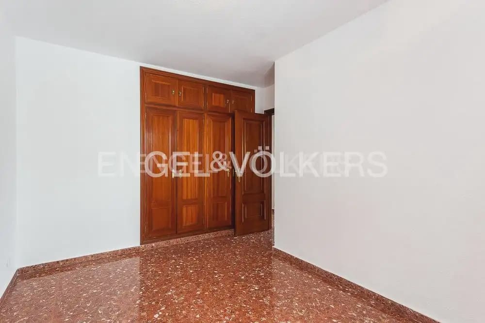 4 quarto Apartamento para arrendar em Valencia cidade com garagem - 2 200 € (Ref: 10124719)