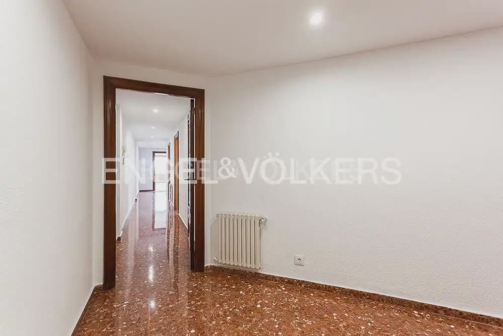 4 quarto Apartamento para arrendar em Valencia cidade com garagem - 2 200 € (Ref: 10124719)