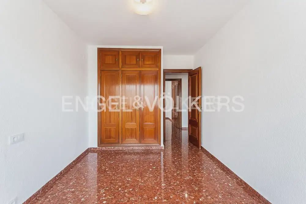 4 quarto Apartamento para arrendar em Valencia cidade com garagem - 2 200 € (Ref: 10124719)