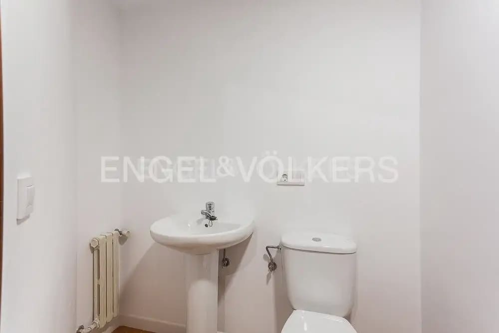 4 quarto Apartamento para arrendar em Valencia cidade com garagem - 2 200 € (Ref: 10124719)