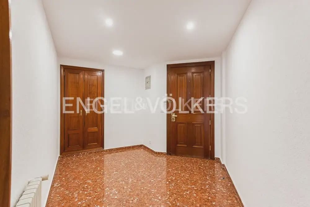 4 quarto Apartamento para arrendar em Valencia cidade com garagem - 2 200 € (Ref: 10124719)