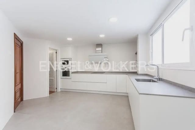 4 quarto Apartamento para arrendar em Exposicio, Valência cidade com garagem - 2 200 € (Ref: 10124719)