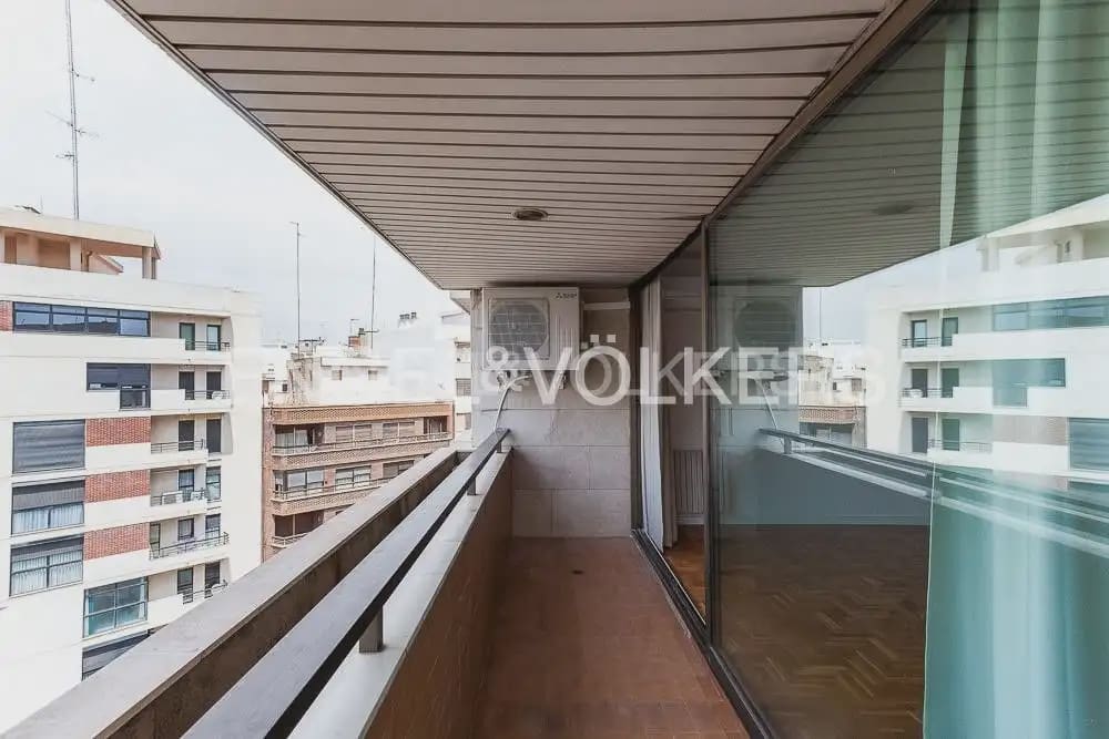 4 quarto Apartamento para arrendar em Valencia cidade com garagem - 2 200 € (Ref: 10124719)