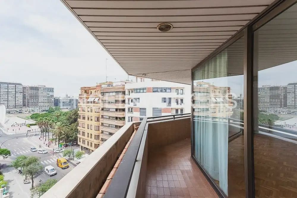 4 quarto Apartamento para arrendar em Valencia cidade com garagem - 2 200 € (Ref: 10124719)