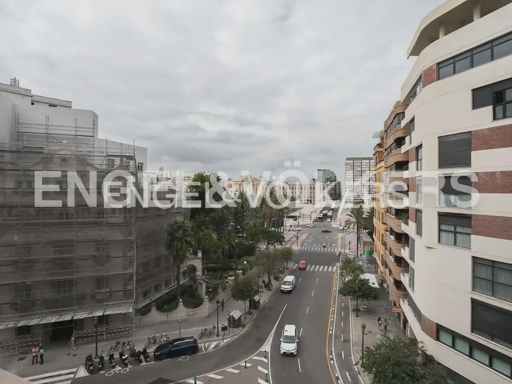 4 quarto Apartamento para arrendar em Valencia cidade com garagem - 2 200 € (Ref: 10124719)