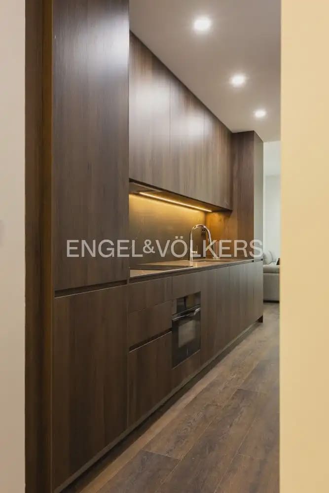 1 quarto Apartamento para arrendar em Valencia cidade - 1 300 € (Ref: 10124721)