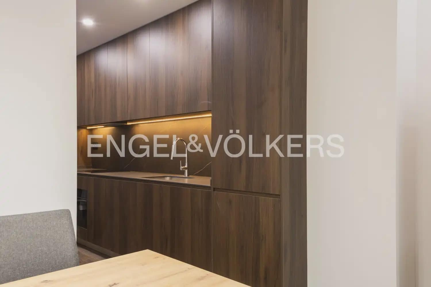 1 quarto Apartamento para arrendar em Valencia cidade - 1 300 € (Ref: 10124721)