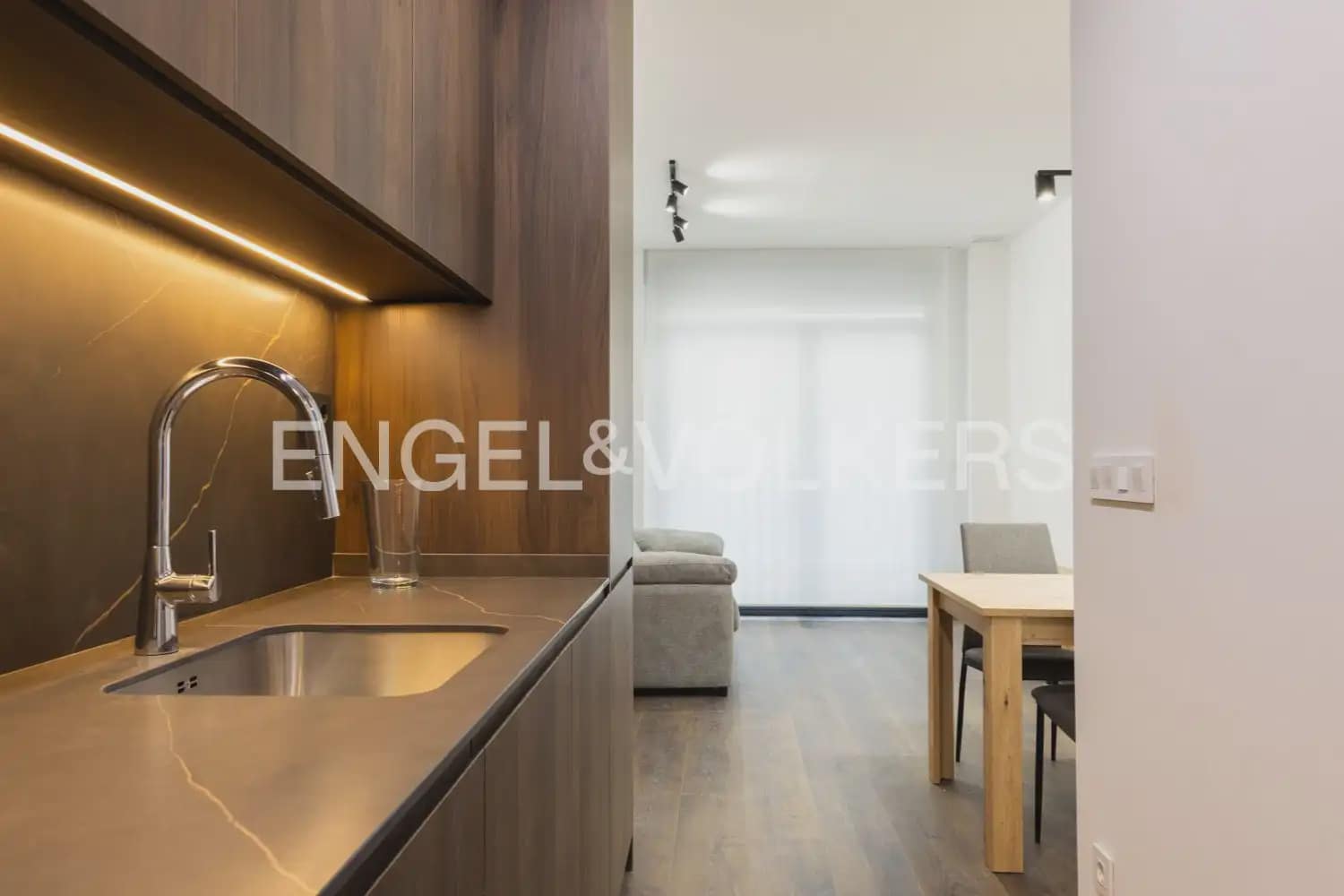 1 quarto Apartamento para arrendar em Valencia cidade - 1 300 € (Ref: 10124721)
